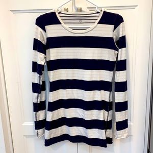 Lululemon Every Yogi Long Sleeve reversible size 6